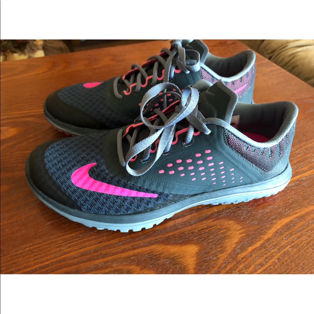 Nike Women’s Size 6 Running Shoes